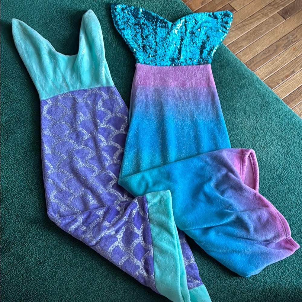 Mermaid Tail Blanket Set in Blue and Purple
